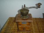Antieke / vintage koffiemolen van PeDe (Peter Dienes)., Antiek en Kunst, Antiek | Keukenbenodigdheden, Ophalen of Verzenden