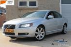 Volvo S80 2.5 T Momentum 200PK Trekhaak Airco Navi jongtimer, Met garantie (alle), 2521 cc, Bedrijf, Sedan