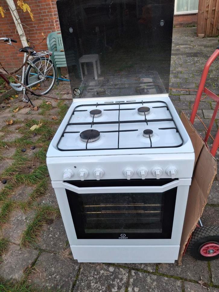 Gasfornuis met elkt.oven, Witgoed en Apparatuur, Fornuizen, Gebruikt, Vrijstaand, Gas, 4 kookzones, 85 tot 90 cm, Ophalen of Verzenden
