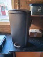 Mat zwarte prullenbak van ijzer, Met pedaal, Ophalen of Verzenden, Zo goed als nieuw, 30 tot 40 liter