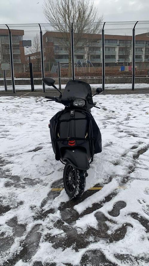 Vespa Sprint 50cc 2021 –Full Option –Zwart/Rood –22.250 km, Fietsen en Brommers, Scooters | Vespa, Gebruikt, Vespa S, Maximaal 45 km/u