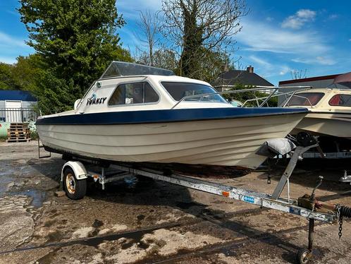Kajuitboot riamar 570, Watersport en Boten, Motorboten en Motorjachten, Zo goed als nieuw, Polyester, Tot 6 meter, Benzine, Minder dan 10 pk