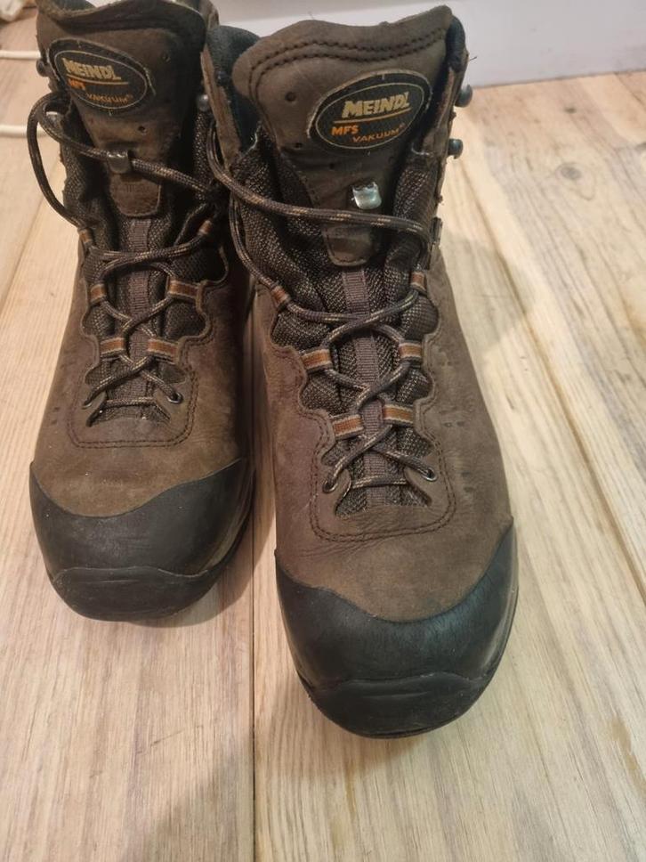 Meindl Vakuum Wandelschoenen 42.5 - Zo goed als nieuw!, Kleding | Heren, Schoenen, Zo goed als nieuw, Wandelschoenen of Bergschoenen