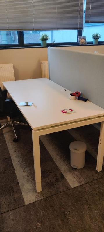 Gratis bureau met scherm - vandaag ophalen (Den Haag - Schev