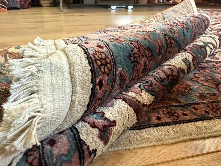 Handgeknoopt Nain tapijt  zijde & wol Vintage 245  x 160 cm, Huis en Inrichting, Stoffering | Tapijten en Kleden, Zo goed als nieuw