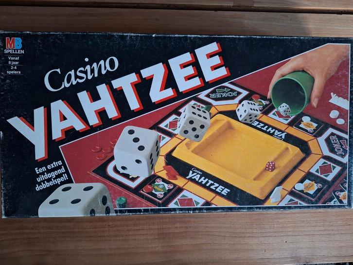 Casino Yahtzee bordspel kaartspel met dobbelstenen van MB, Hobby en Vrije tijd, Gezelschapsspellen | Bordspellen, Gebruikt, Een of twee spelers