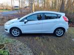 Ford Fiësta 1.0 74KW/100PK 5D 2014 Wit, Auto's, Ford, Voorwielaandrijving, Stof, 40 €/maand, 100 pk
