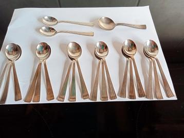   20 Vintage zwaar verziltheelepels DE.en 1 suiker schepje.  beschikbaar voor biedingen