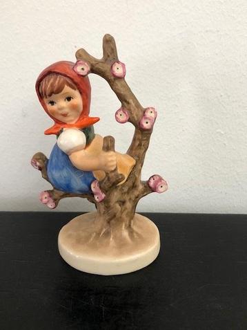 Hummel 141 3/0 Fruhling / Apple Tree Girl (Reyshof) beschikbaar voor biedingen
