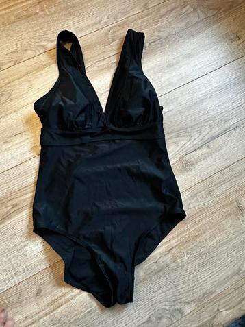 Nieuwe zwarte badpak in maat 40 beschikbaar voor biedingen