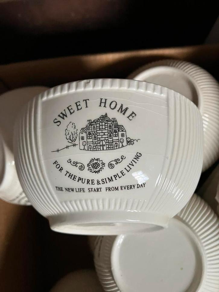 Soepkommen, schaaltjes. Sweet Home., Huis en Inrichting, Keuken | Servies, Gebruikt, Kom(men), Overige stijlen, Aardewerk, Ophalen of Verzenden
