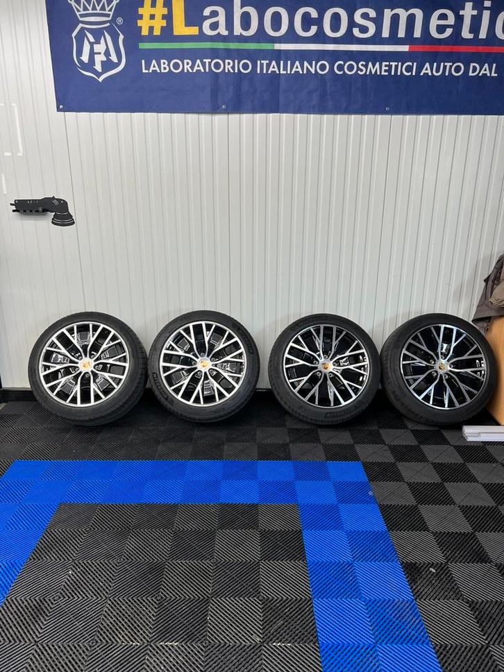 Originele Porsche Taycan Aero velgen + Michelin pilotsport 4, Auto-onderdelen, Banden en Velgen, Banden en Velgen, Zomerbanden