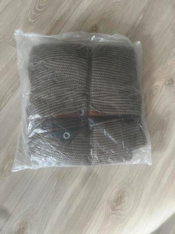 Robuuste bruine parasol met 90% uv-bescherming 81-90%4x5 cm beschikbaar voor biedingen