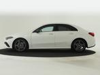 Mercedes-Benz A-Klasse 180 Star Edition AMG Line | Nightpakk, Auto's, Mercedes-Benz, 136 pk, Zwart, Alcantara, Wit