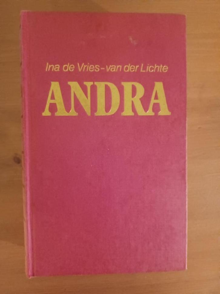 Andra - Achter de schermen/Een hand vol leven/Waarom wij ?, Boeken, Romans, Gelezen, Nederland, Ophalen of Verzenden