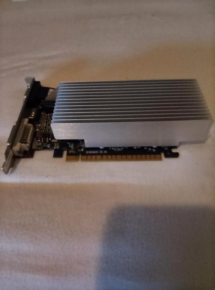 NVIDIA GeForce GT 520, Computers en Software, Videokaarten, Zo goed als nieuw, Nvidia, PCI-Express 2.0, GDDR3, HDMI, DVI, Ophalen of Verzenden