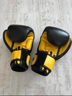 Kickboks hanschoenen + Scheenbeschermers, Ophalen of Verzenden, Zo goed als nieuw, Bokshandschoenen
