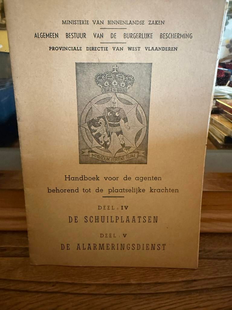 Handboek Burgerlijke Bescherming - West Vlaanderen, Ophalen of Verzenden, Zo goed als nieuw