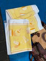 2 Tupperware tafellakens. Ong 1,40 bij 1,75., Ophalen of Verzenden, Zo goed als nieuw, Geel, Overige typen