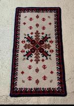 Vintage wollen Smyrna vloerkleed 110/60, Huis en Inrichting, Gebruikt, Etten-Leur, DJT@dejuistetoon.eu, Rood