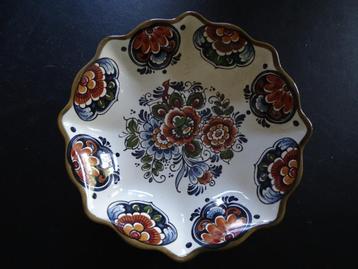 leuk schaaltje van Flora Keramiek beschikbaar voor biedingen