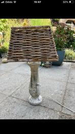 Betonben voet, rieten kap tafellamp, Huis en Inrichting, Lampen | Tafellampen, Ophalen, Zo goed als nieuw, Minder dan 50 cm