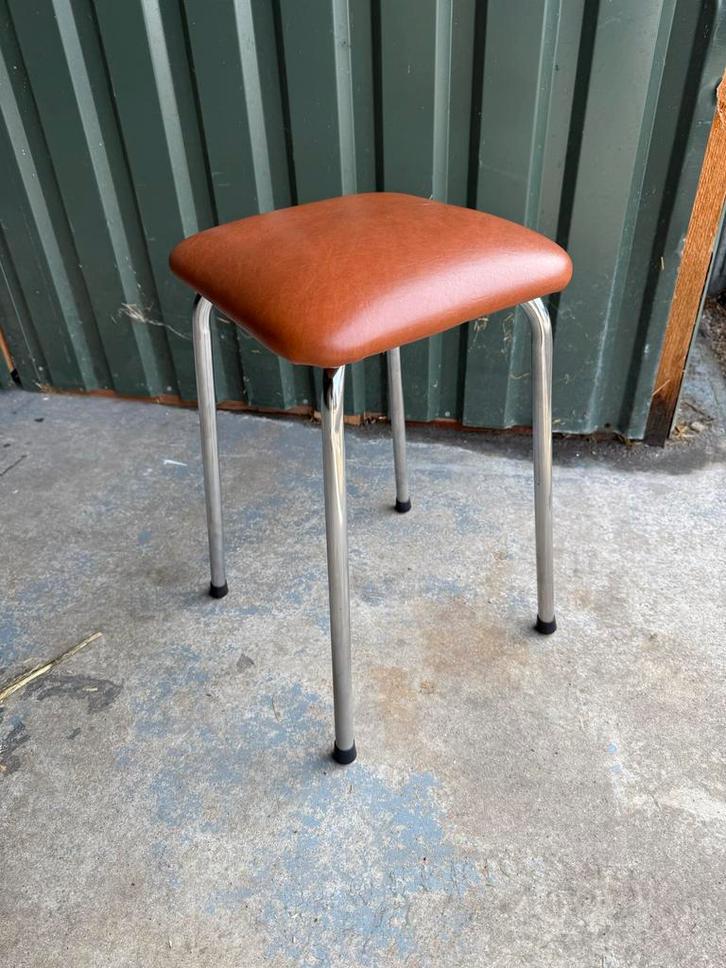 Vintage Mid Century Krukje - Jaren 60, Huis en Inrichting, Stoelen, Gebruikt, Eén, Metaal, Bruin, Ophalen of Verzenden