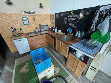 Hoek keukenblok incl apparatuur beschikbaar voor biedingen