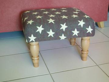 Footstool 37x45cm - bruin/stars - Nieuw !!