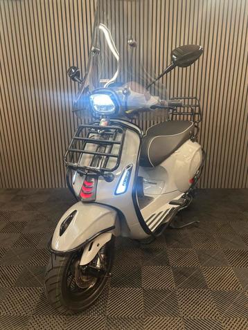 VESPA SPRINT 2018 4T 3V BROM FULL OPTION NARDO GREY beschikbaar voor biedingen