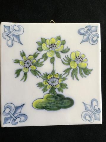 Vintage Workum Tegel - Bloem Akoniet Motief de Swanneblom beschikbaar voor biedingen