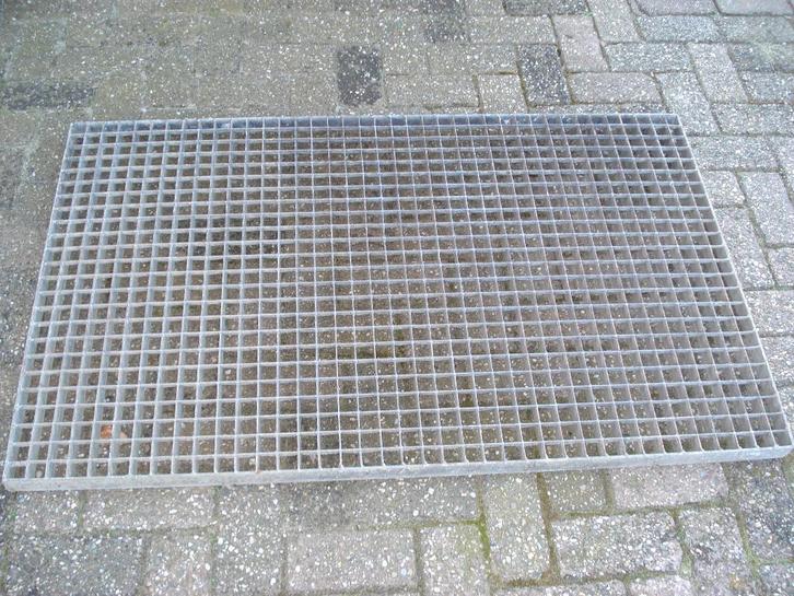 zware degelijke schoonlooprooster gegalvaniseerd 130 x 80 cm, Tuin en Terras, Deurmatten, Zo goed als nieuw, Gietijzer, Schoonloopmat