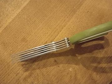 Kruidenschaar met meerdere messen beschikbaar voor biedingen