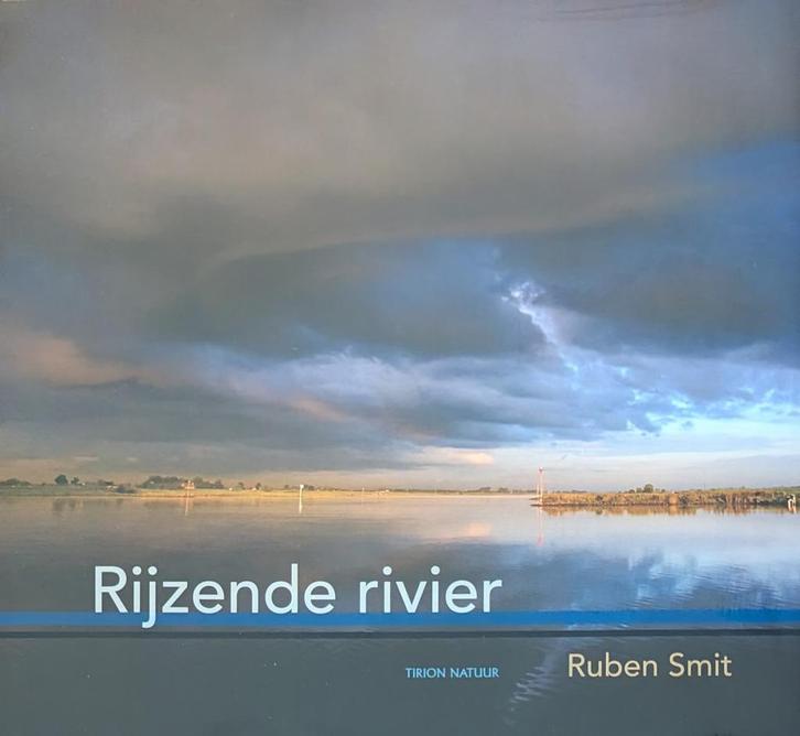 Rijzende rivier van Ruben Smit, Boeken, Geschiedenis | Vaderland, Zo goed als nieuw, 20e eeuw of later, Ophalen of Verzenden