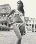 Vintage Persfoto - Sexy Miss Rome in Mini Bikini - 1968, Verzenden