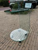 Unieke Glazen Bijzettafel op Wielen, Huis en Inrichting, Tafels | Bijzettafels, 45 tot 60 cm, Gebruikt, ., Glas
