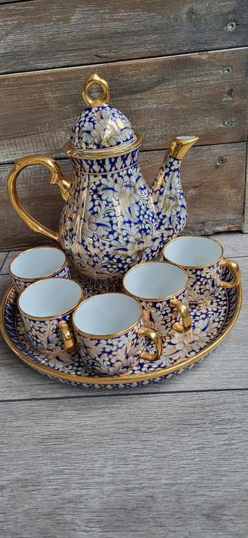 Prachtig Japans Thee Servies met Gouden Details beschikbaar voor biedingen
