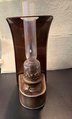 Oud olielampje met wandhouder, Ophalen