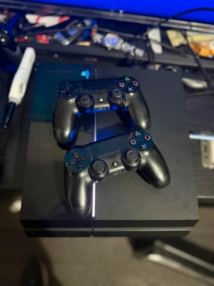 PlayStation 4  - 500GB - Met 2 Controllers, Spelcomputers en Games, Spelcomputers | Sony PlayStation 4, Gebruikt, Original, 500 GB