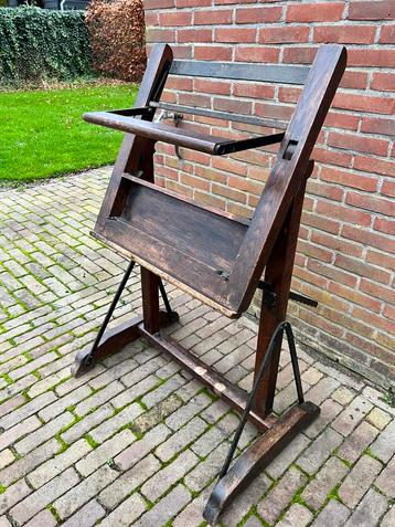 Antieke houten tekentafel, standaard beschikbaar voor biedingen