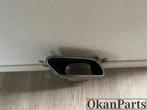 Volvo V60 II linker uitlaat sierstuk links 31455531