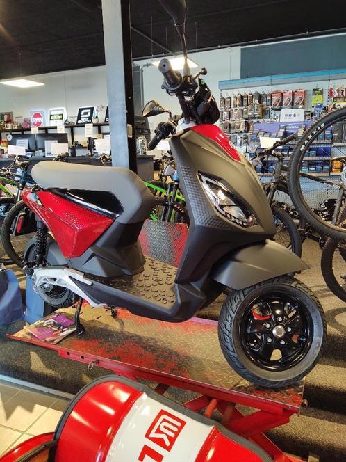 Piaggio One 1 2.2 kW Ex demo (45 KM/H), Fietsen en Brommers, Scooters | Piaggio, Nieuw, Zip, Maximaal 45 km/u, Elektrisch, Ophalen