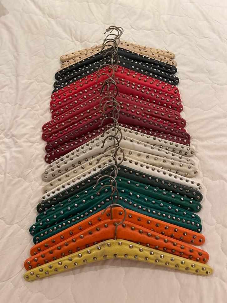 Vintage Kledinghangers met Studs, Kleding | Dames, Kledinghangers, Gebruikt, Overige materialen, Volwassenen, Ophalen of Verzenden