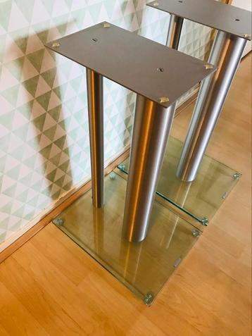 2 x Spectral Luidspreker standaards beschikbaar voor biedingen