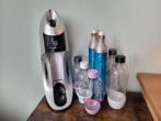 Sodastream met drie lege ruilcilinders en vijf PET-flessen., Ophalen, Gebruikt