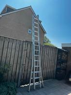 Solide 2-delige aluminium ladder, Doe-het-zelf en Verbouw, Ladders en Trappen, Ophalen, Gebruikt, Ladder, Opvouwbaar of Inschuifbaar
