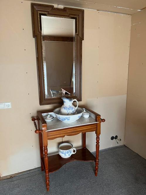 Antieke kaptafel met fraaie spiegel en Maastricht lampetstel, Huis en Inrichting, Tafels | Kaptafels, Gebruikt, Minder dan 100 cm