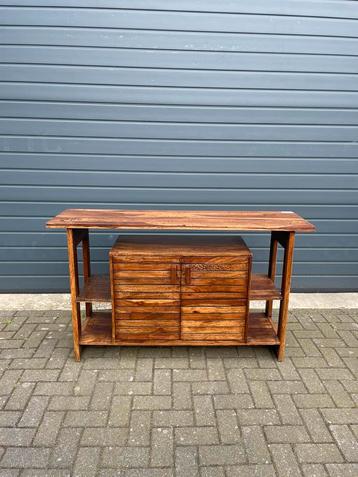 Antiek teakhouten dressoir, zeer uniek model beschikbaar voor biedingen