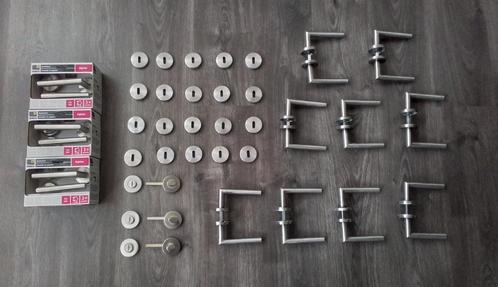 Deurbeslag RVS nickel 12x set + 3x set sluiting douche en wc, Doe-het-zelf en Verbouw, Hang- en Sluitwerk, Zo goed als nieuw, Klink of Kruk