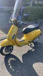 Vespa Sprint 50cc, Fietsen en Brommers, Ophalen, Maximaal 45 km/u, Vespa S, Zo goed als nieuw